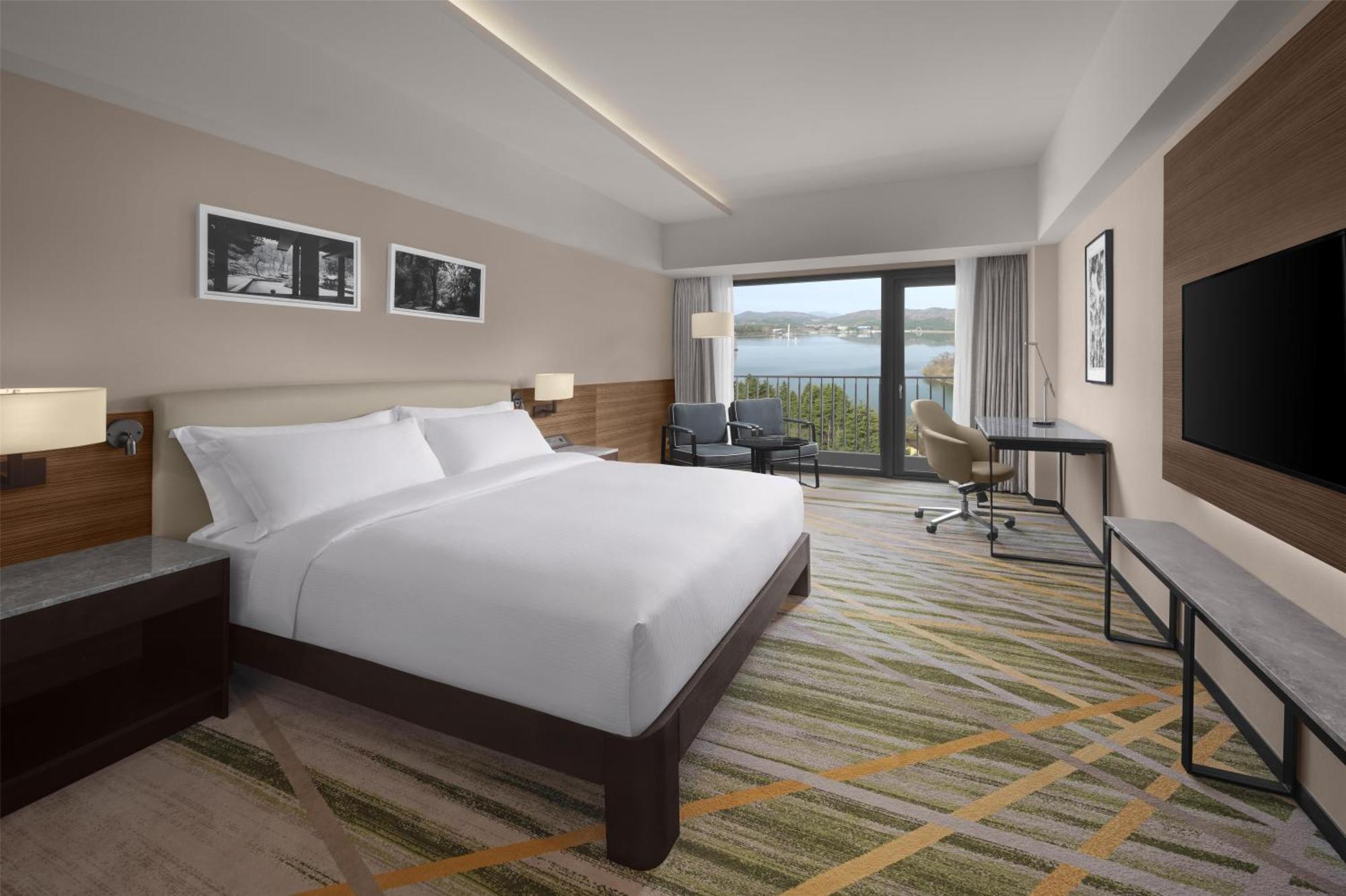 Premium King Room,1765858456:JPEG